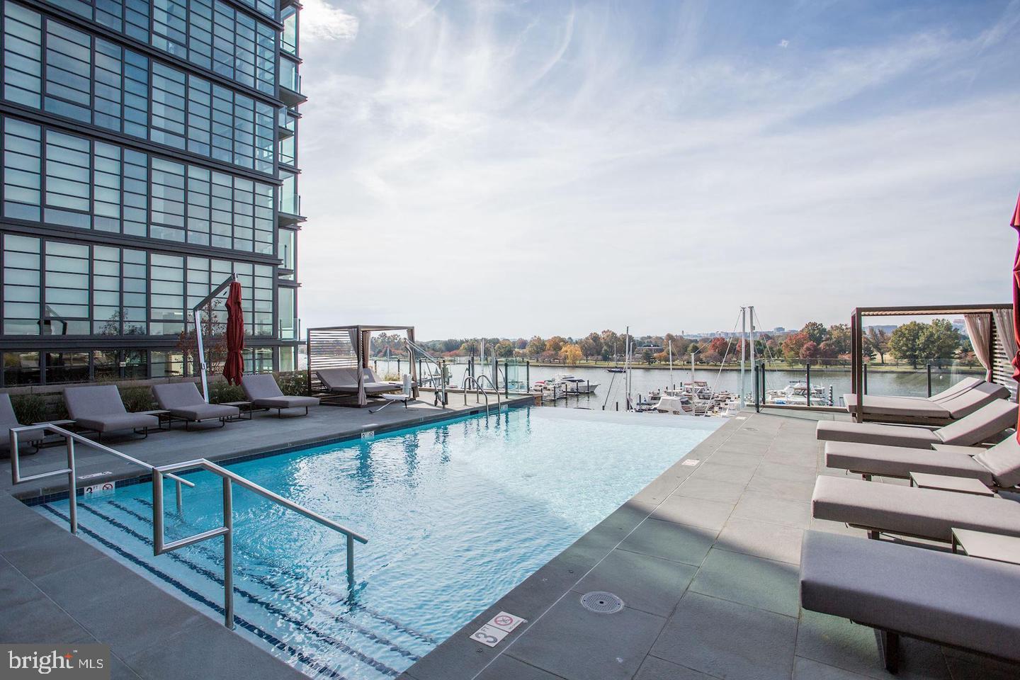 45 Sutton Sq Sw #605 Property Photo 26