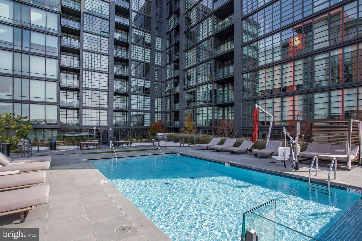 45 Sutton Sq Sw #605 Property Photo 27