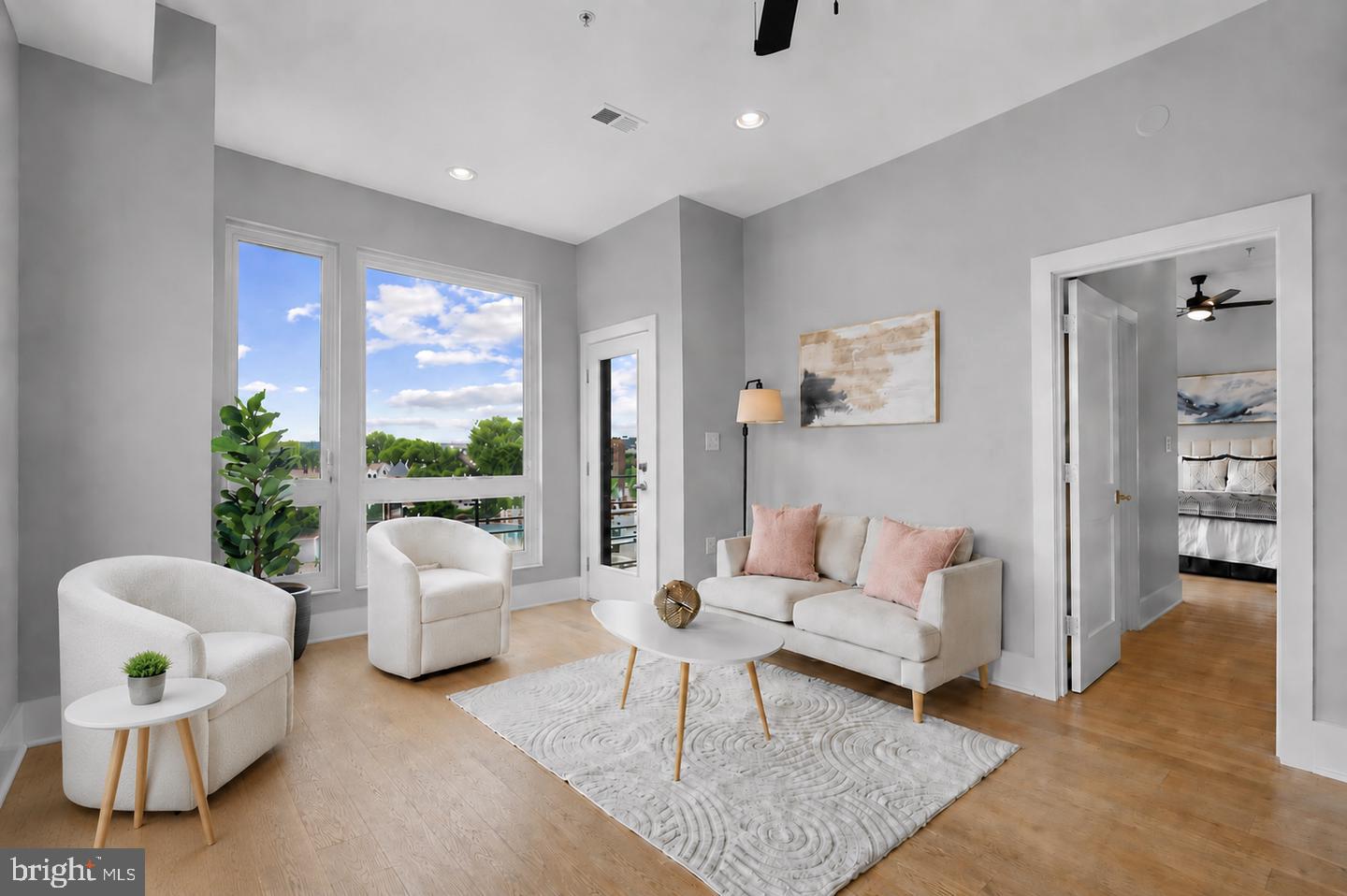 1112 MONTELLO AVE NE #401-A Property Photo 1