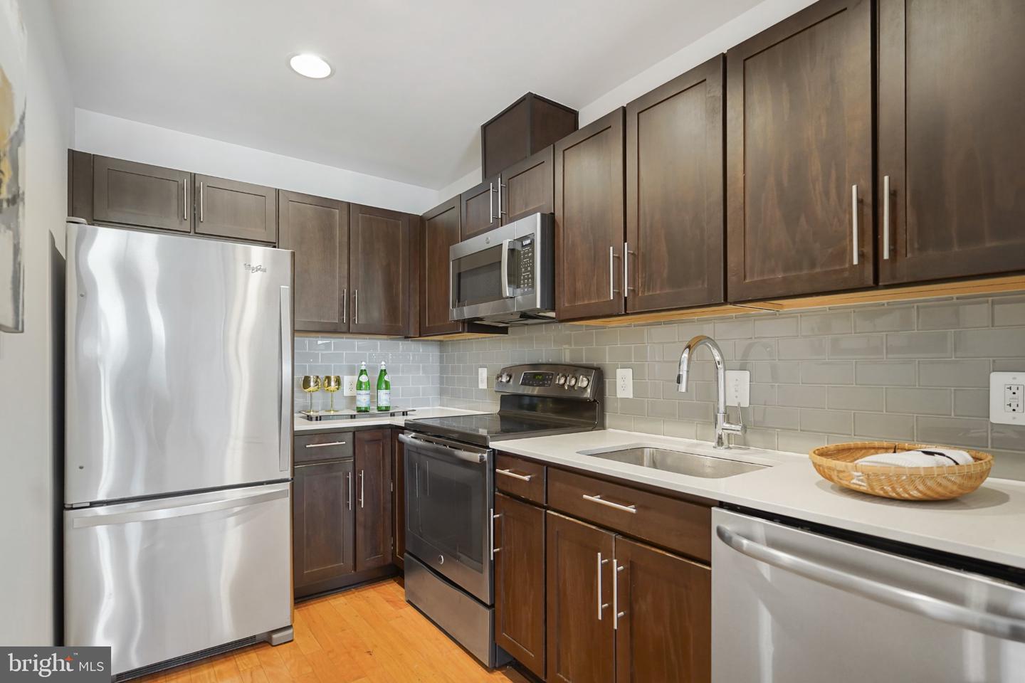 1115 H St Ne #501 Property Photo 6