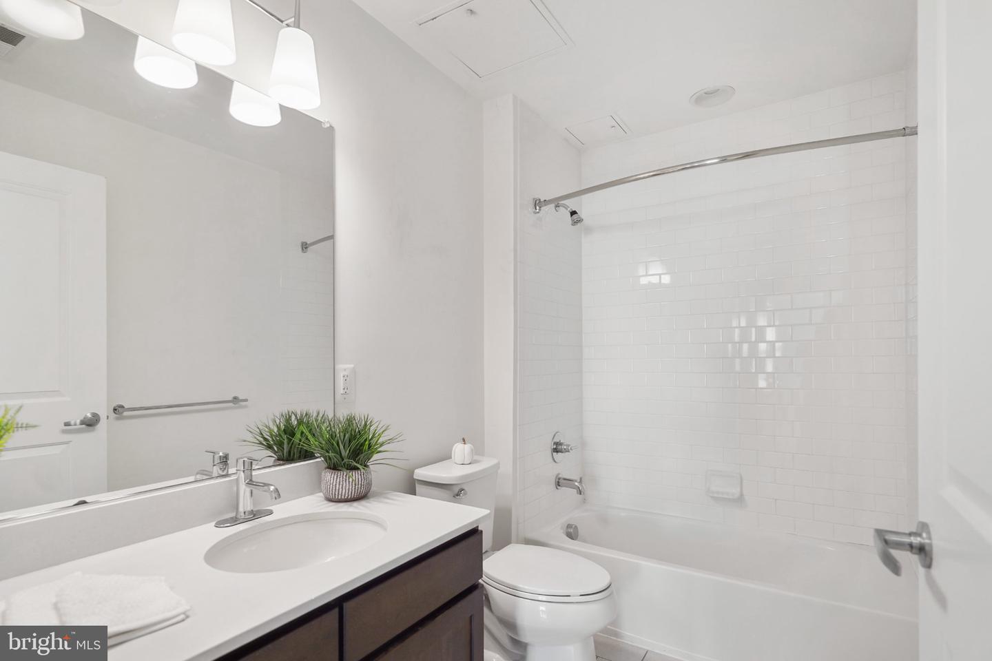 1115 H St Ne #501 Property Photo 10