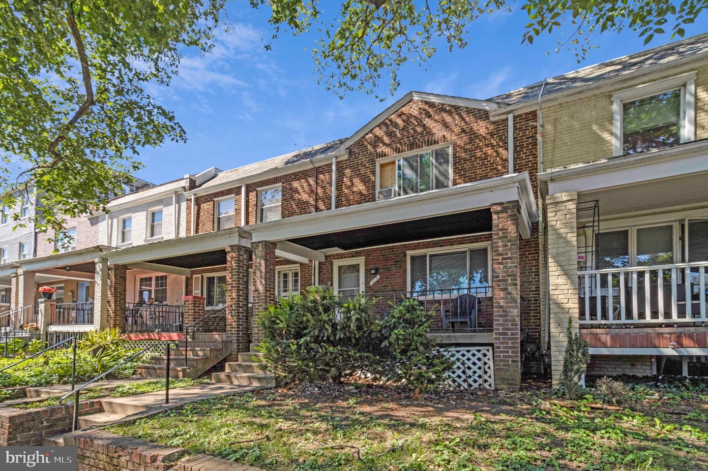 310 19TH ST NE Property Photo 1