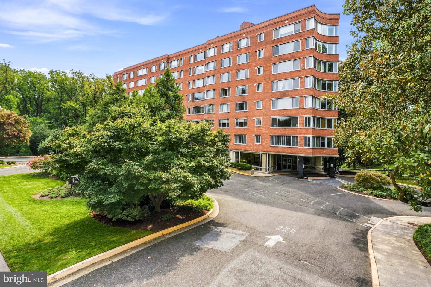 4200 Cathedral Ave Nw #607 Property Photo 4