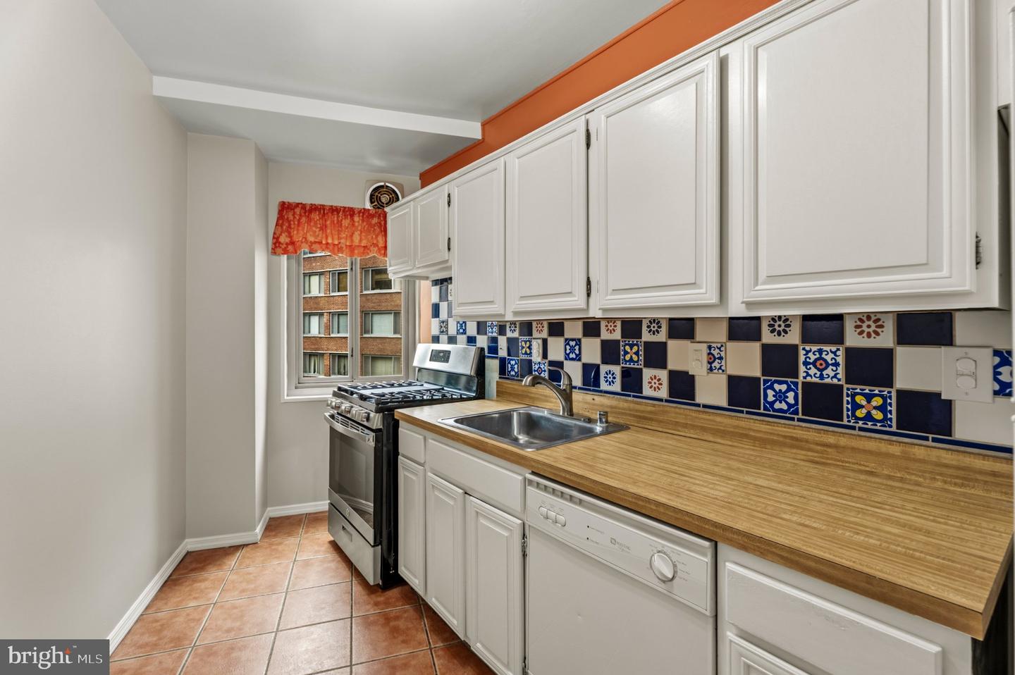 4200 Cathedral Ave Nw #607 Property Photo 18