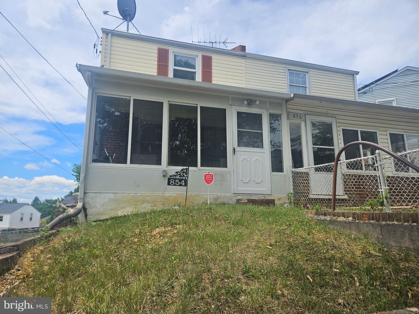 854 51st St Ne Property Photo 1