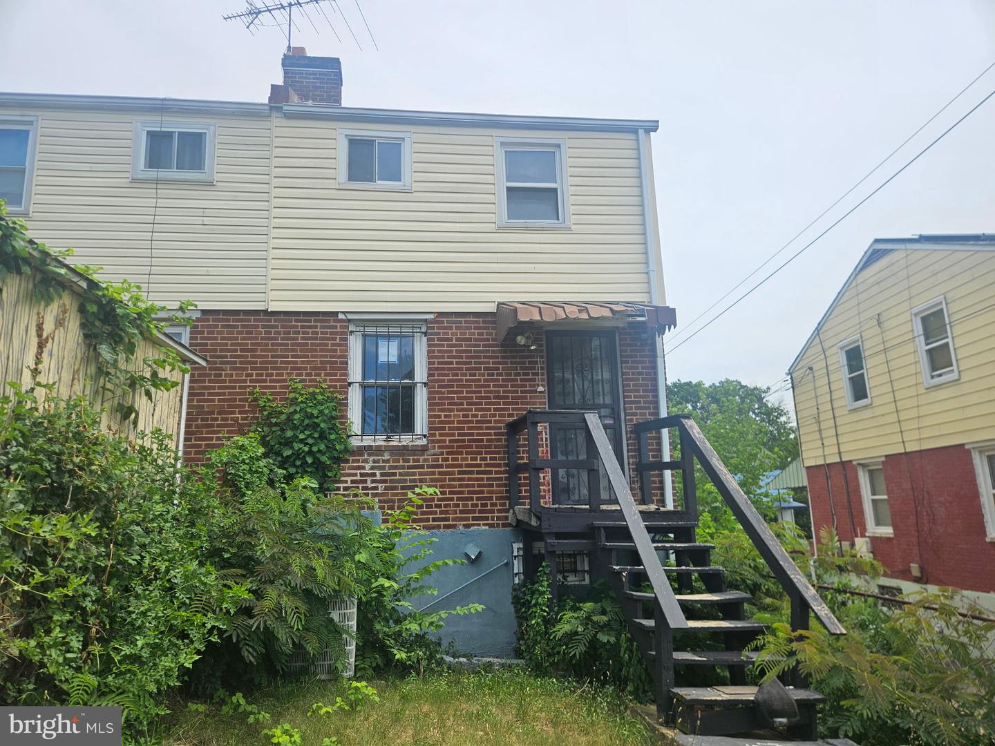 854 51st St Ne Property Photo 9