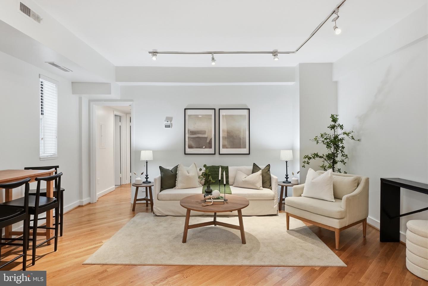 2127 California St Nw #107 Property Photo 1