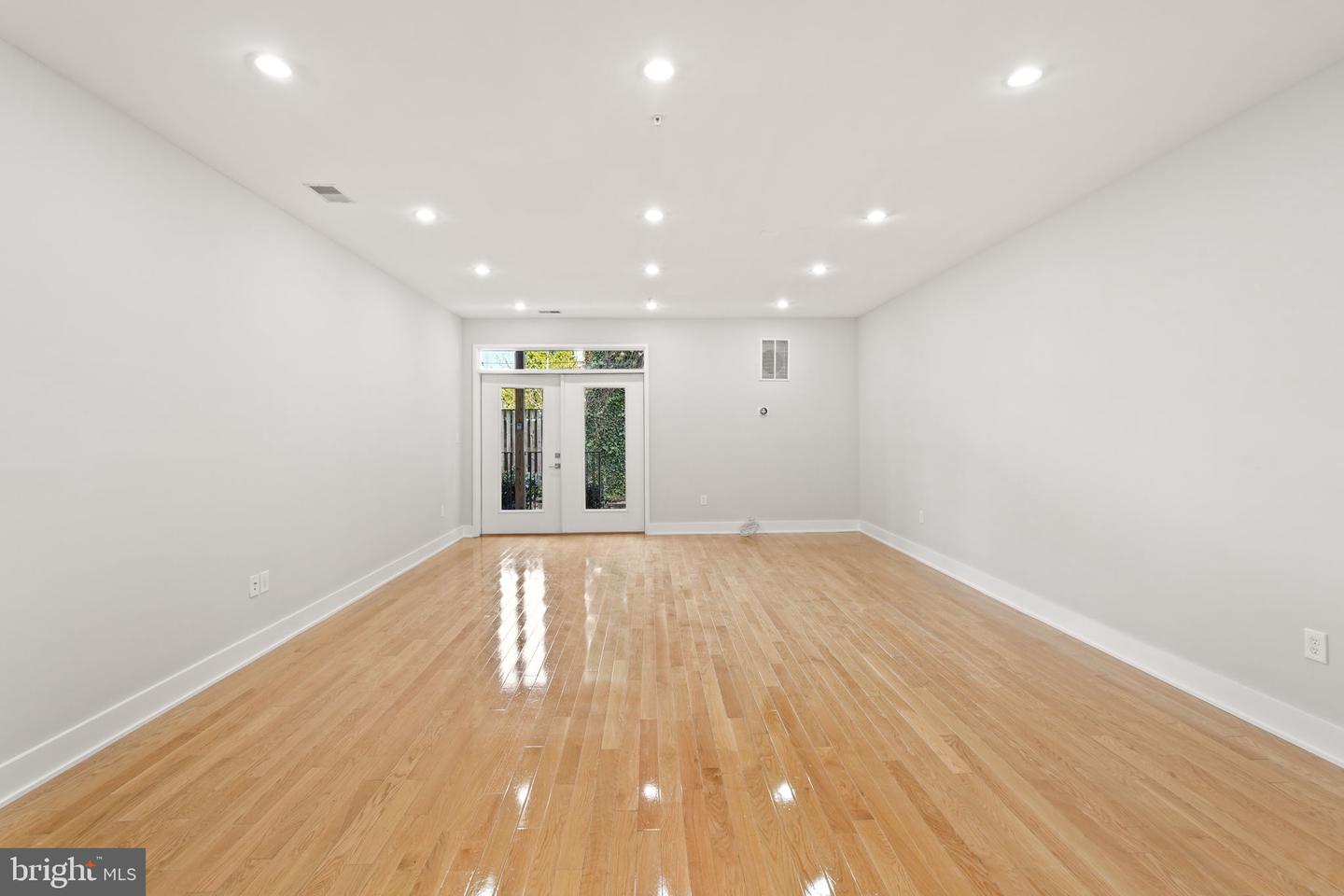 610 Newton Pl Nw #4 Property Photo 8