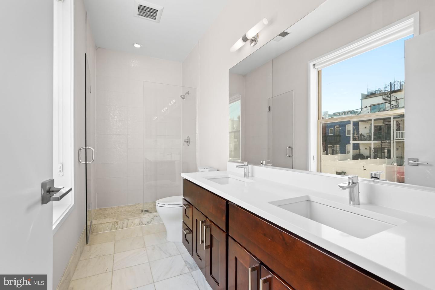 610 Newton Pl Nw #4 Property Photo 19