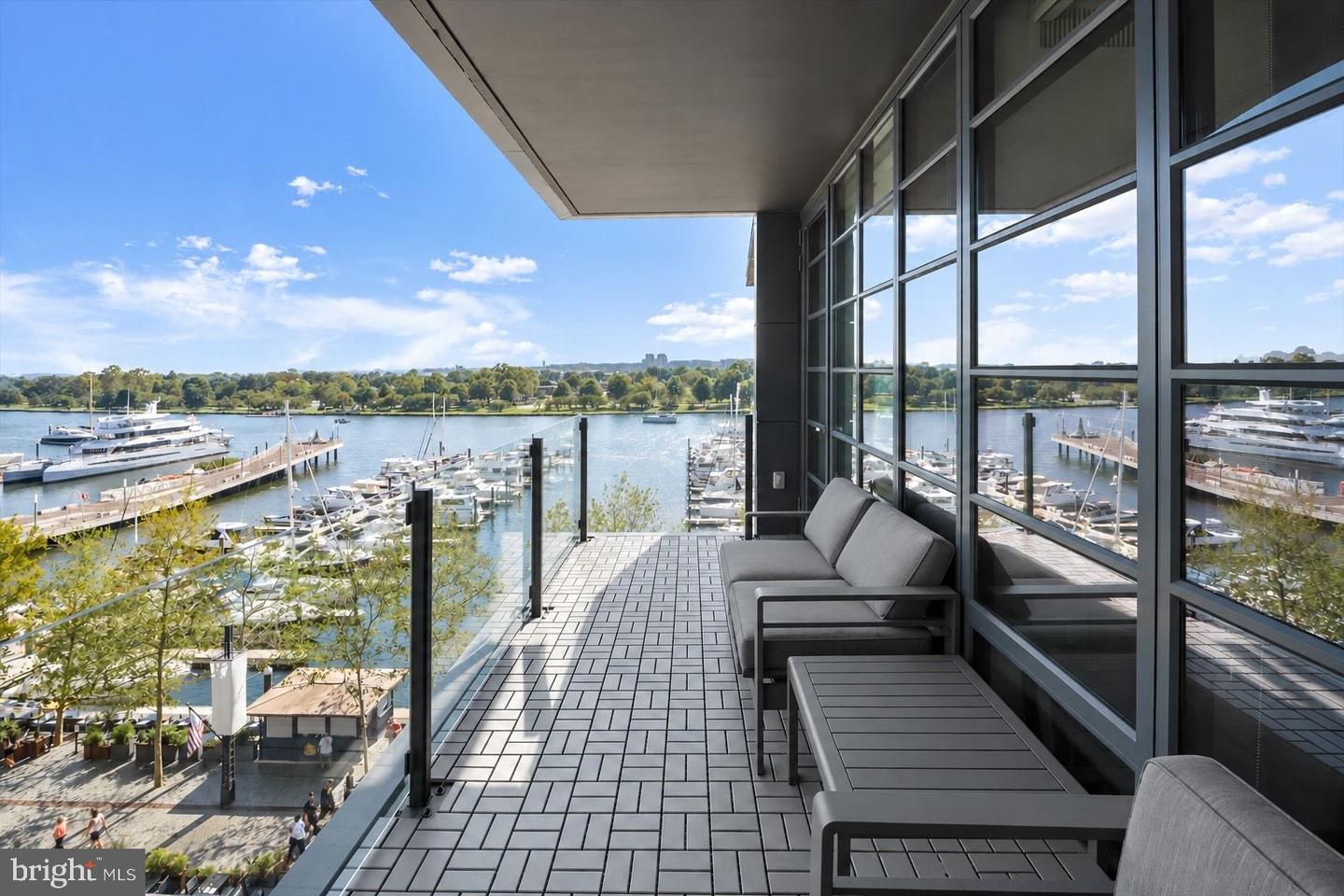 45 Sutton Sq Sw #509 Property Photo 6