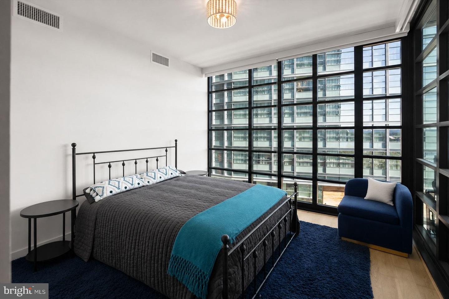 45 Sutton Sq Sw #509 Property Photo 16