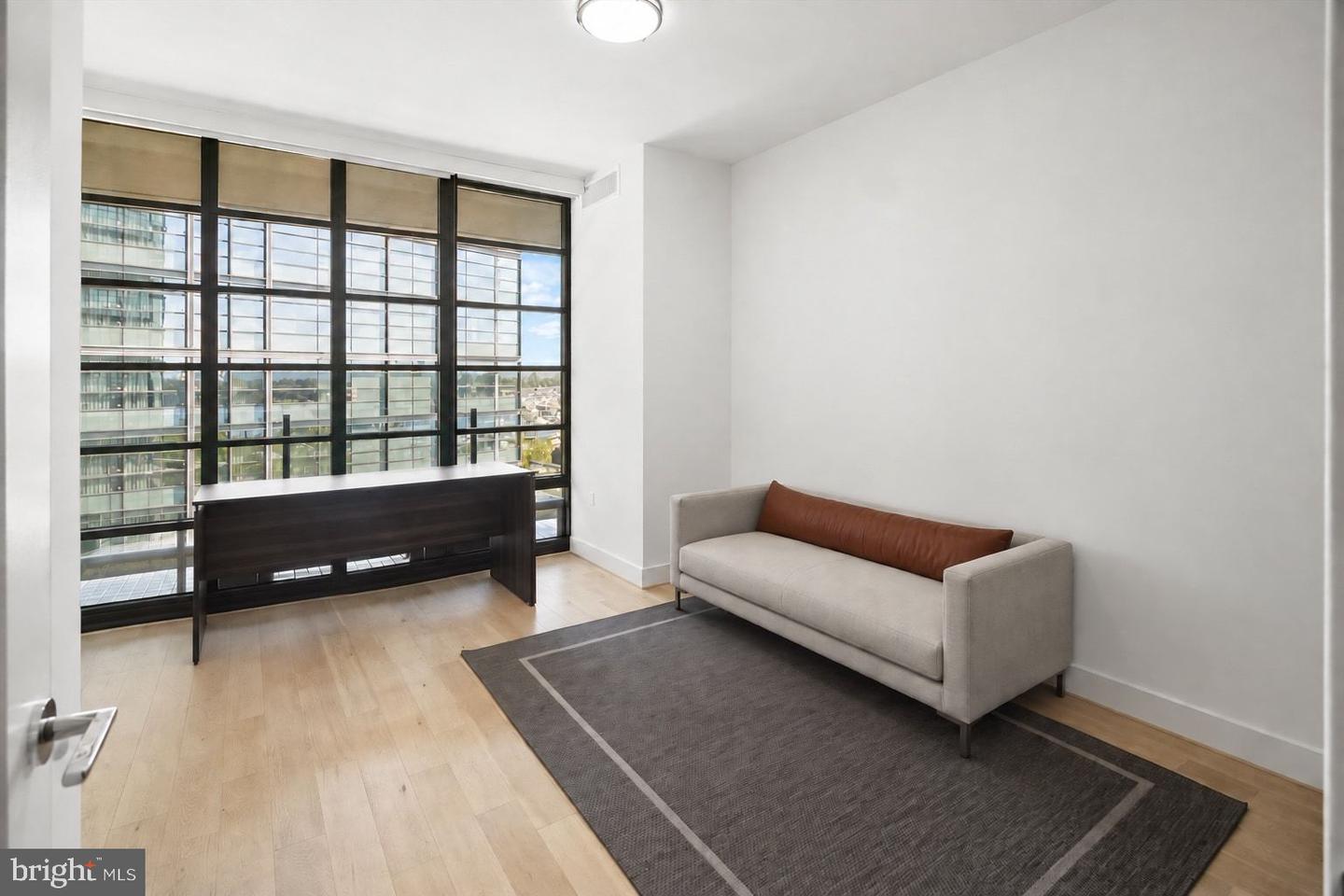 45 Sutton Sq Sw #509 Property Photo 17