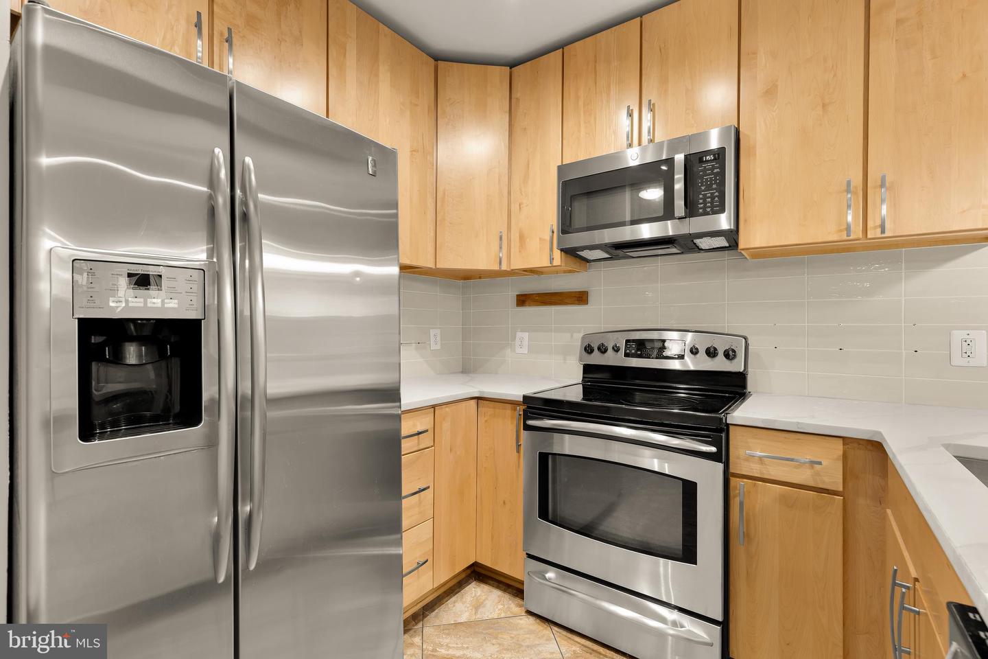 2412 17th St Nw #c-03 Property Photo 10