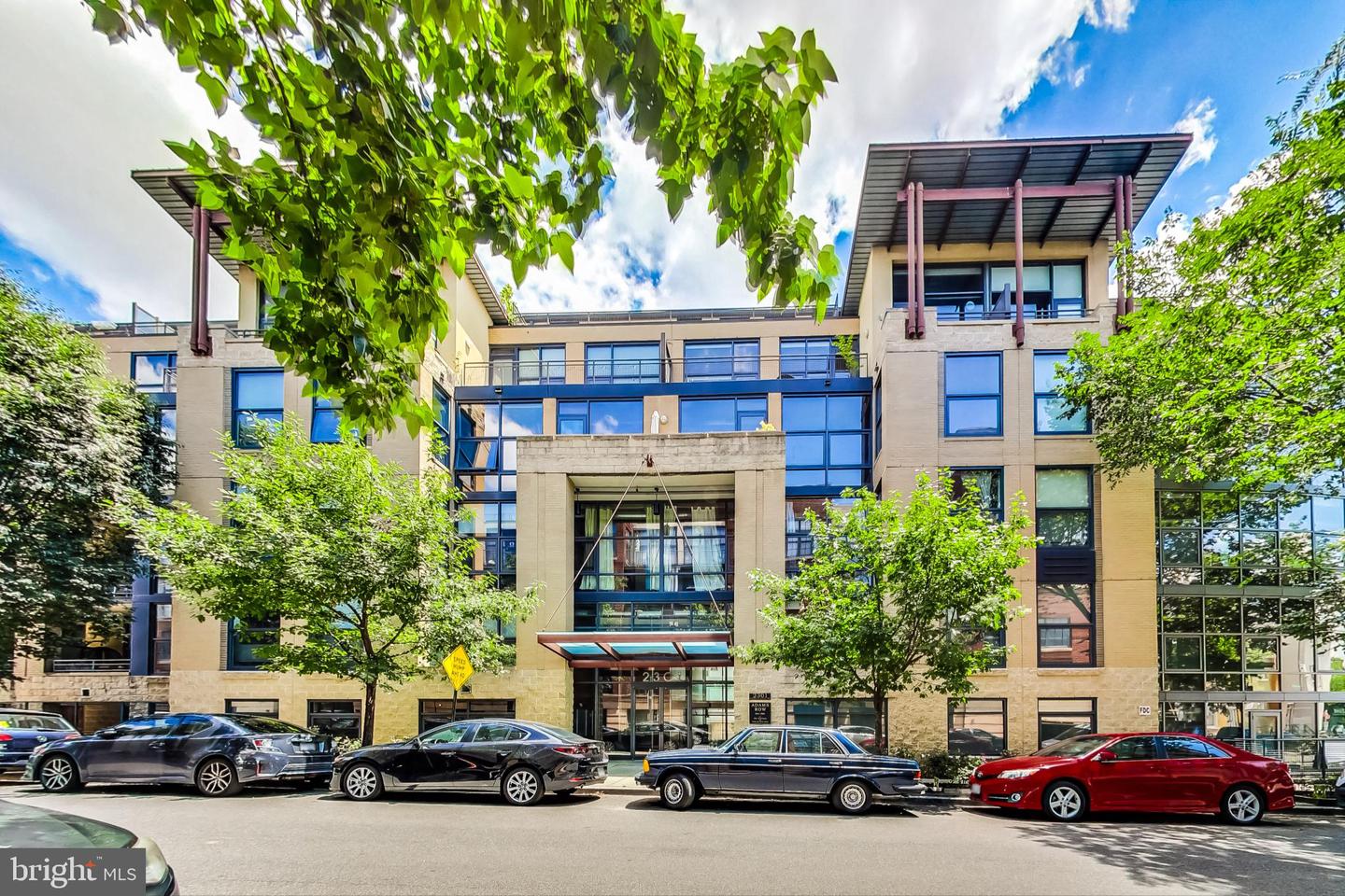 2301 Champlain St Nw #t04 Property Photo 1