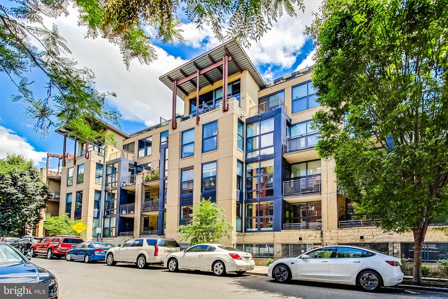 2301 Champlain St Nw #t04 Property Photo 2