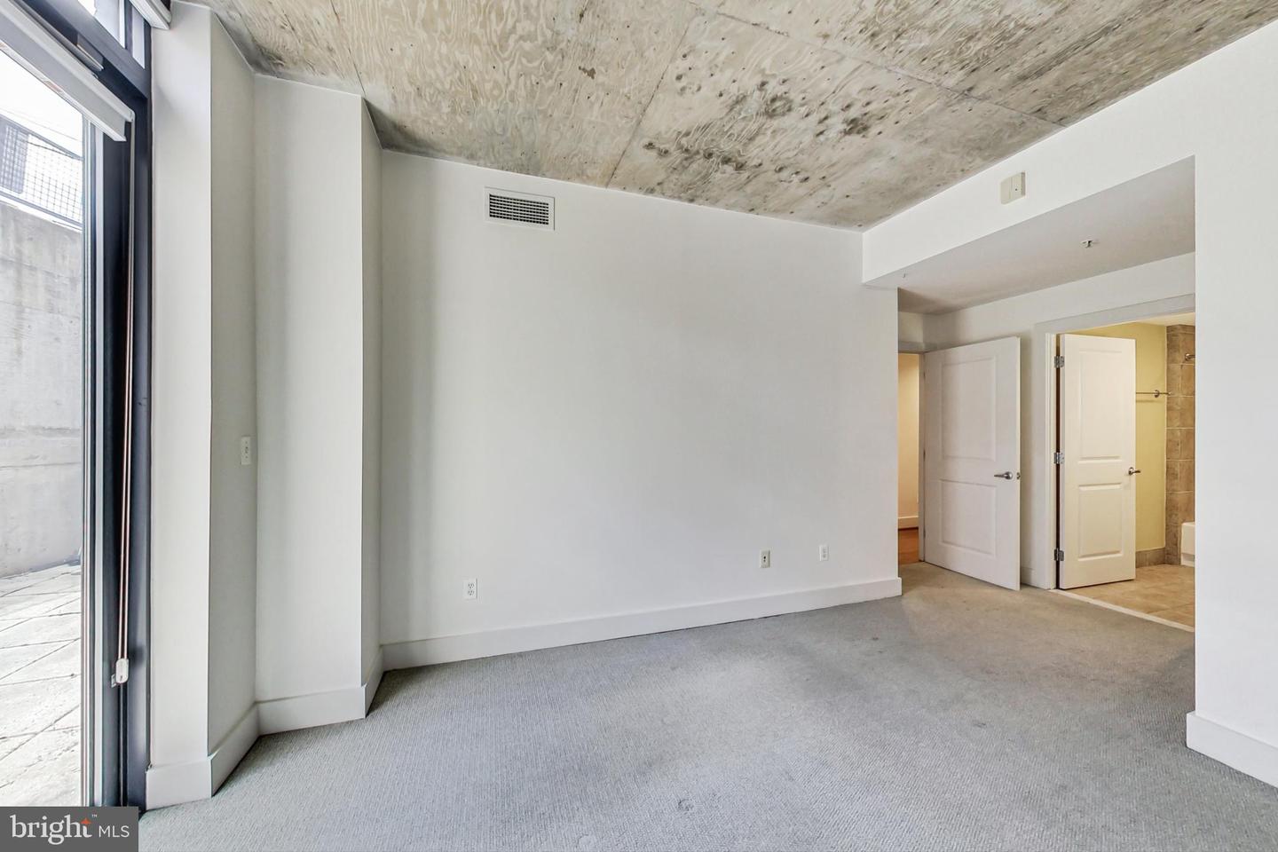 2301 Champlain St Nw #t04 Property Photo 19