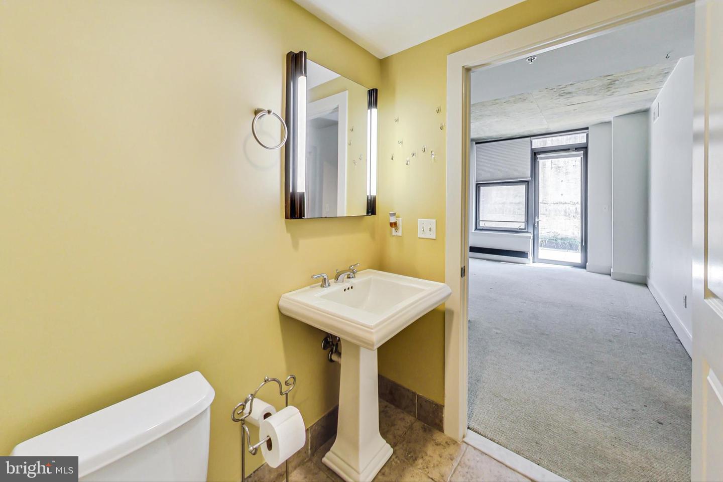 2301 Champlain St Nw #t04 Property Photo 22