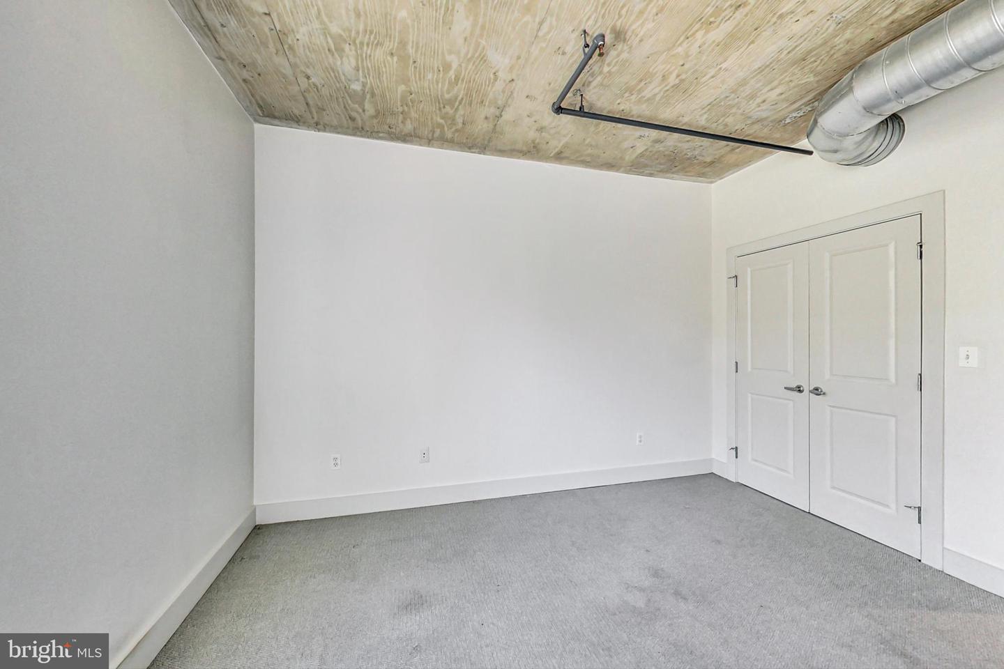 2301 Champlain St Nw #t04 Property Photo 25