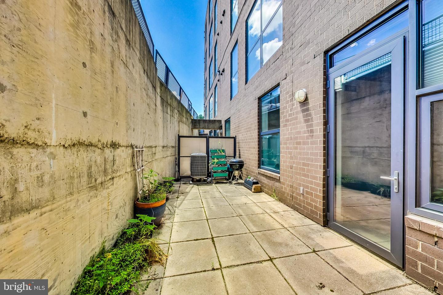 2301 Champlain St Nw #t04 Property Photo 31
