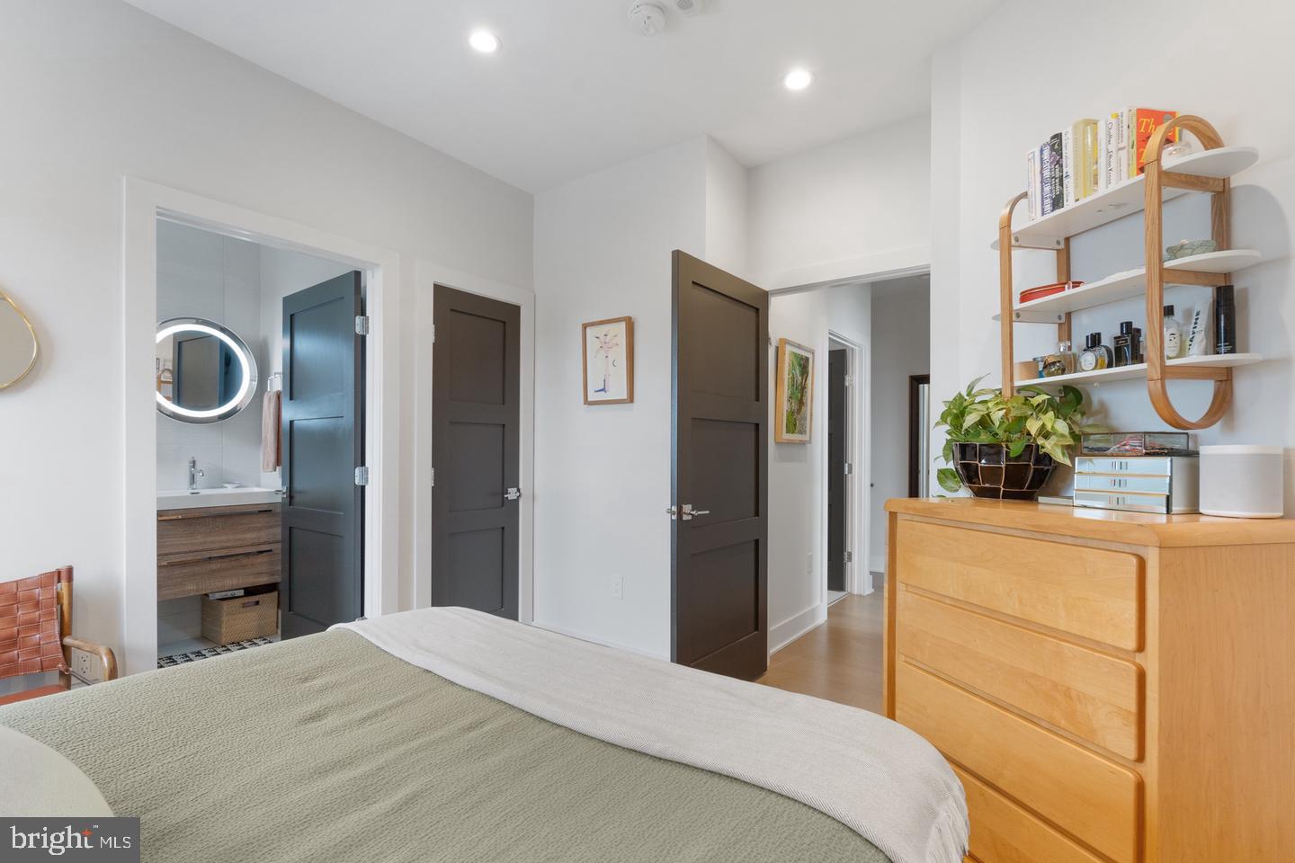 653 Irving St Nw #7 Property Photo 17