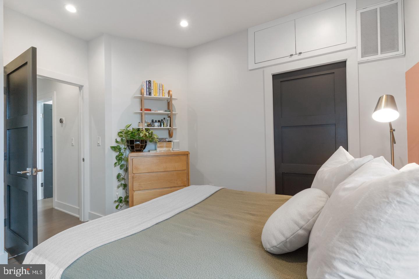 653 Irving St Nw #7 Property Photo 18