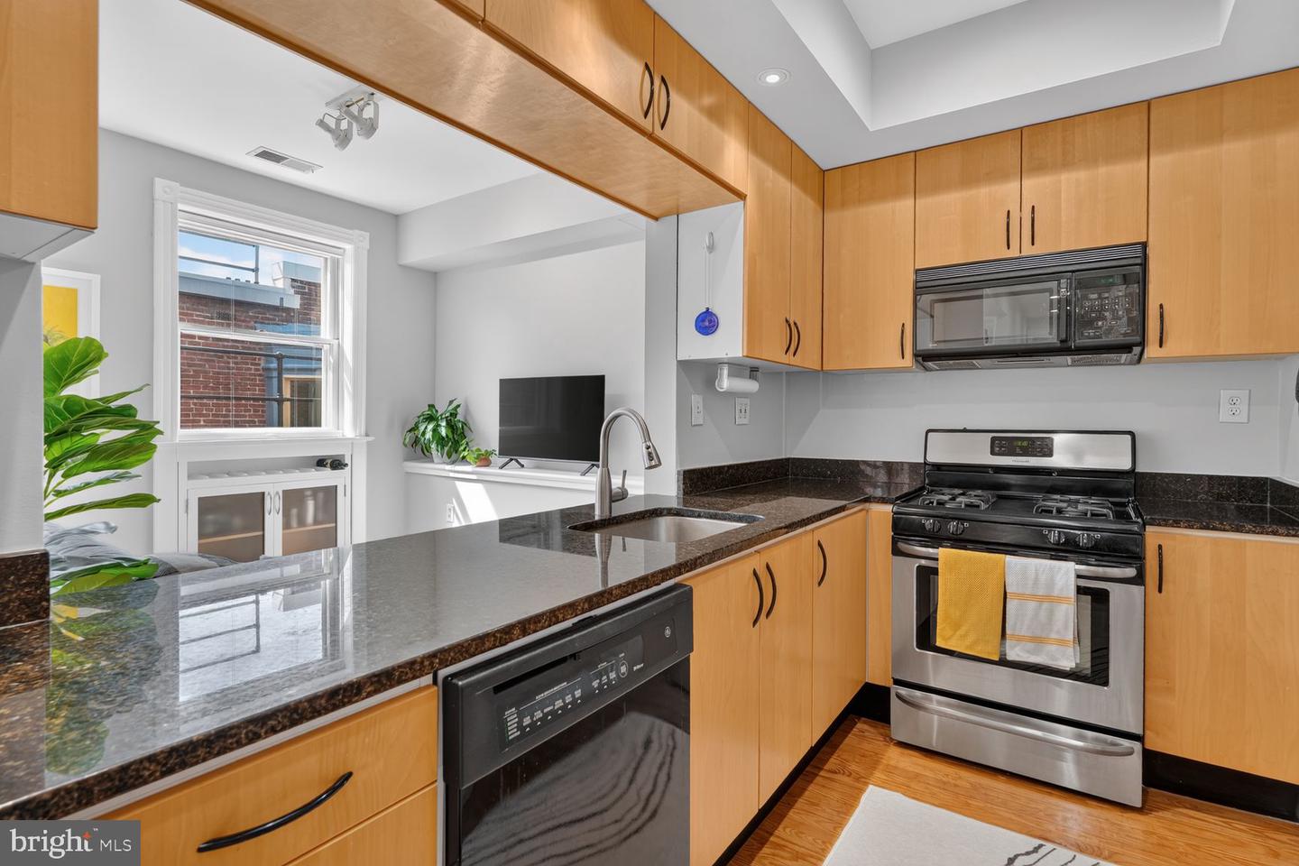 1832 Biltmore St Nw #42 Property Photo 4