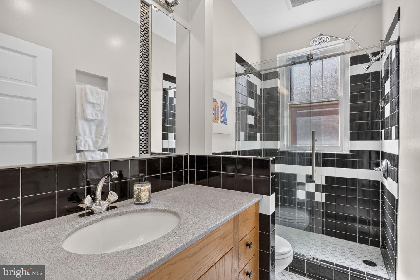 1832 Biltmore St Nw #42 Property Photo 12