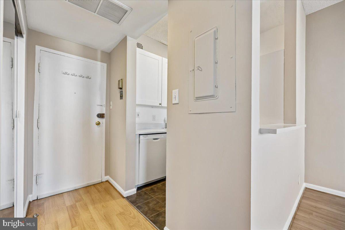 1851 Nw Columbia Rd Nw #401 Property Photo 5