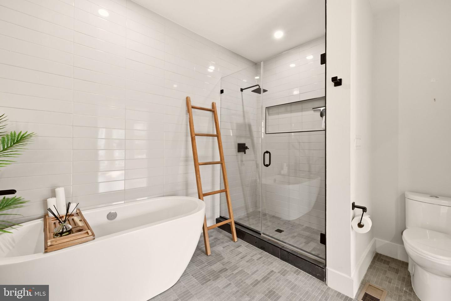 320 Webster St Nw #2 Property Photo 8