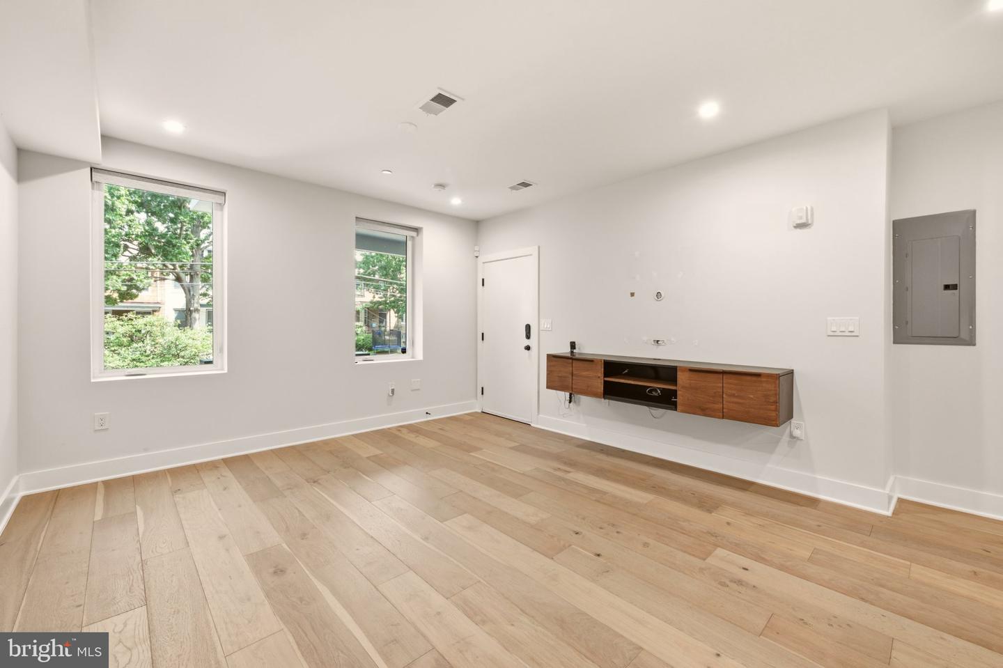 320 Webster St Nw #2 Property Photo 16