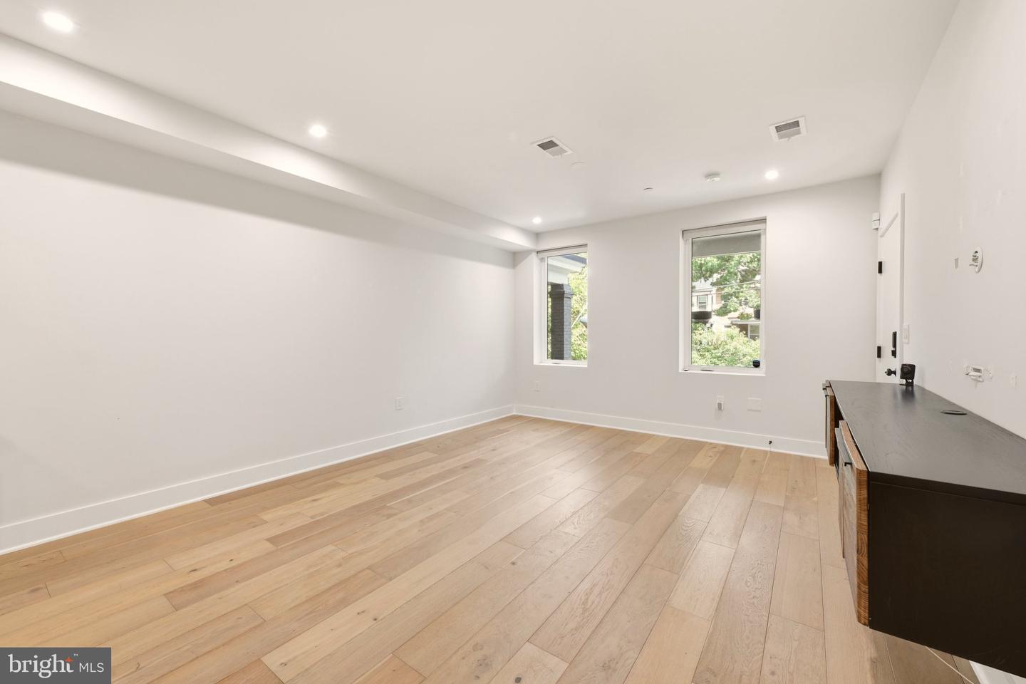 320 Webster St Nw #2 Property Photo 17