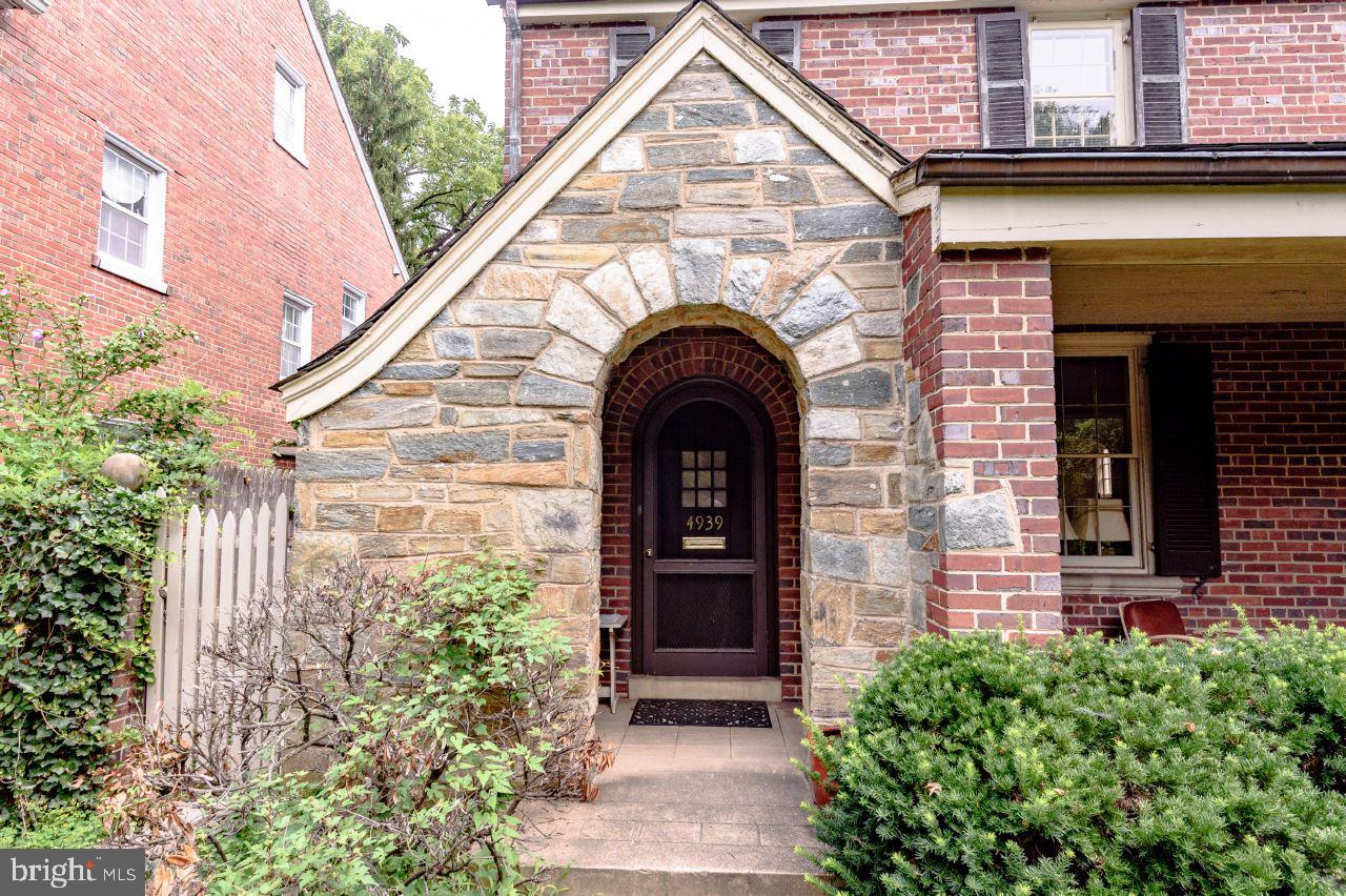 4939 Massachusetts Ave Nw Property Photo 2