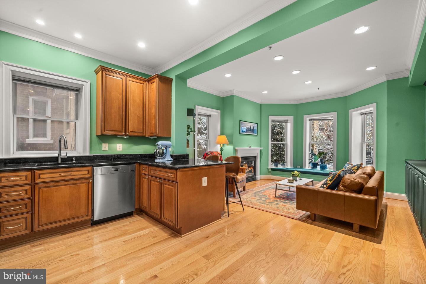 DCDC2282252 Property Photo 8
