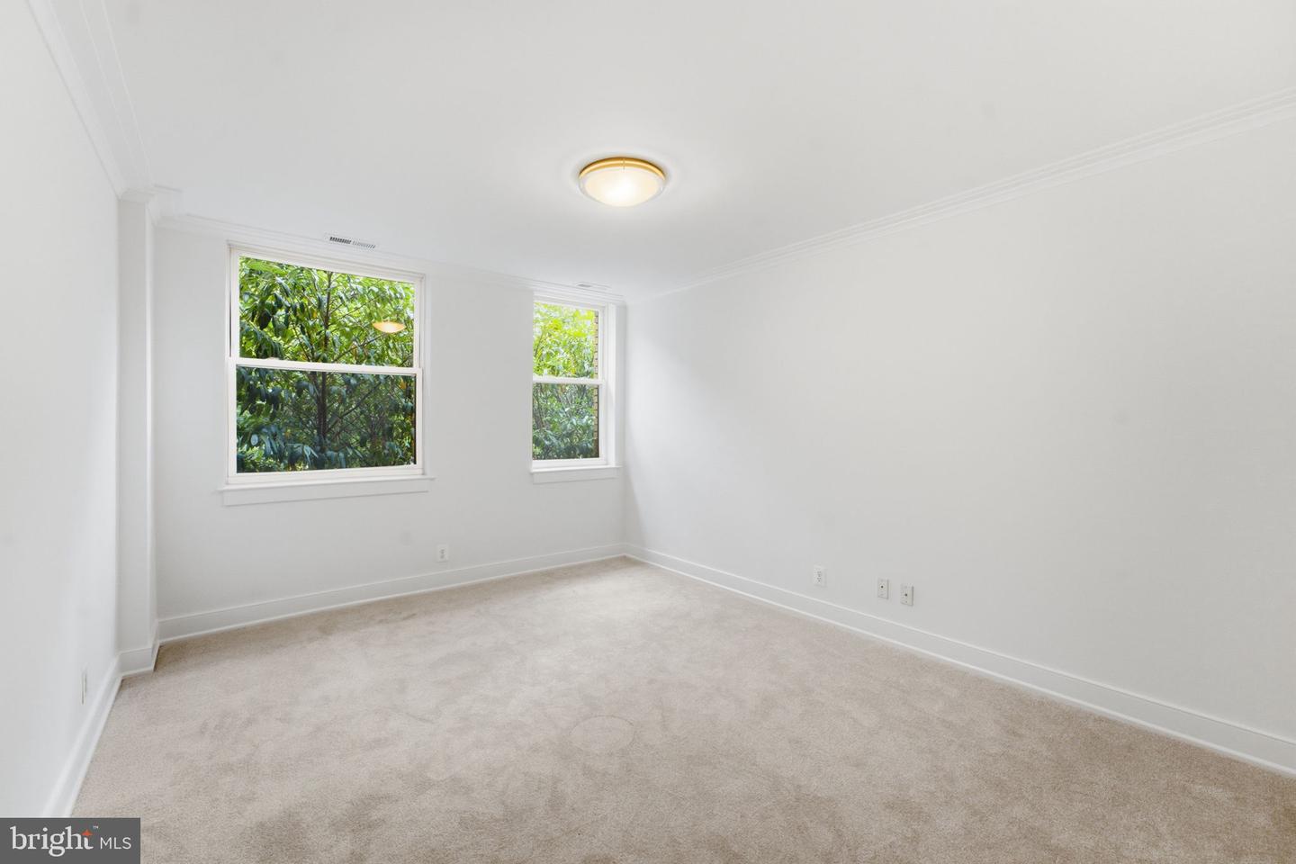 14 S St Ne #302 Property Photo 17