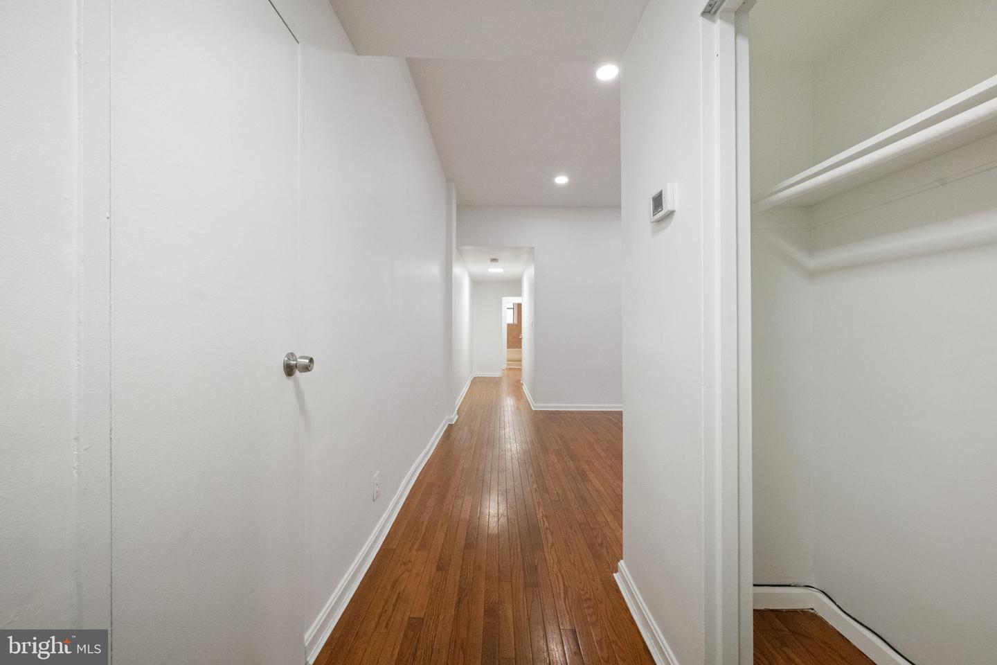 1669 Columbia Rd Nw #2nd Property Photo 4