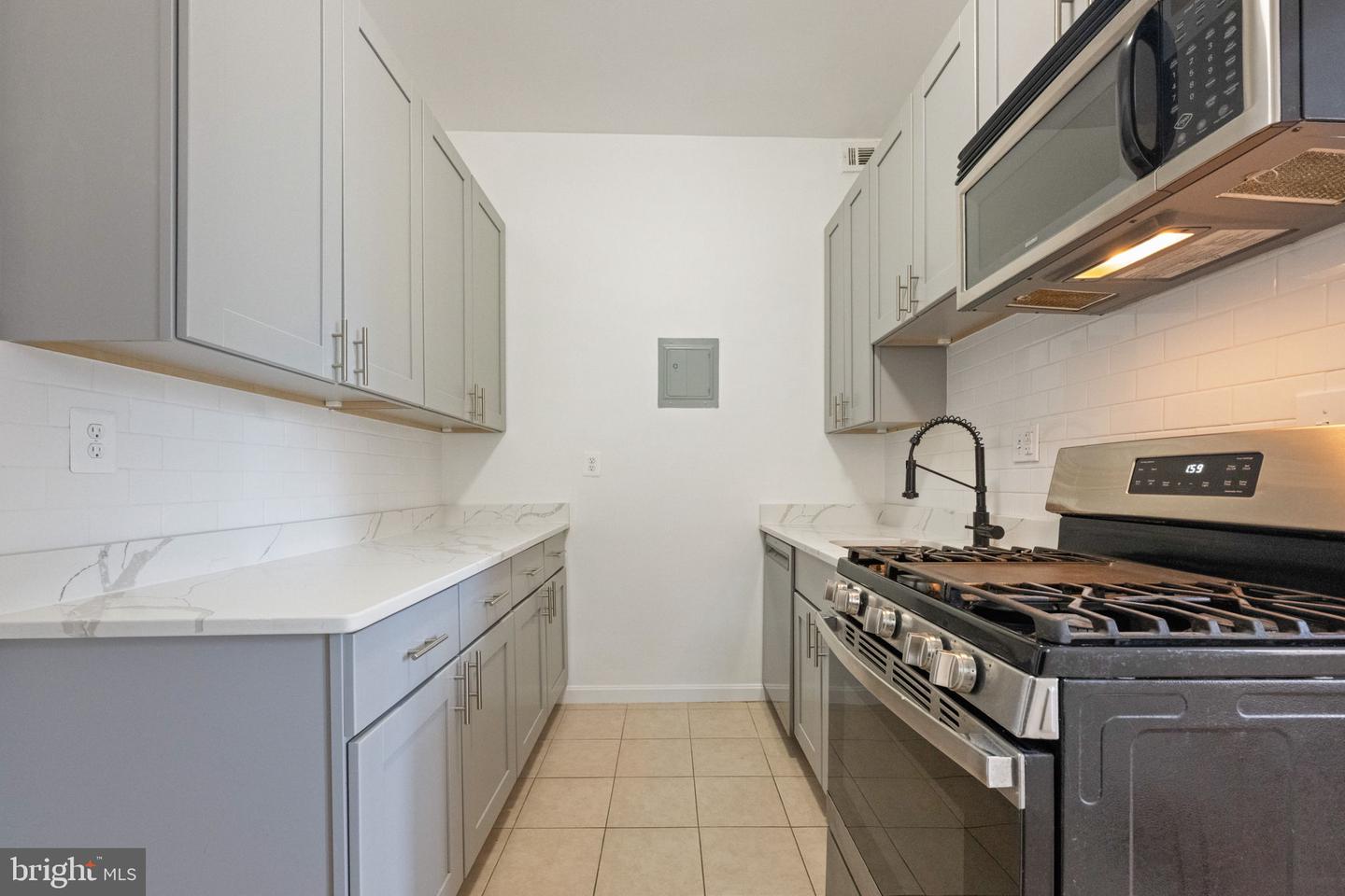 1669 Columbia Rd Nw #2nd Property Photo 10