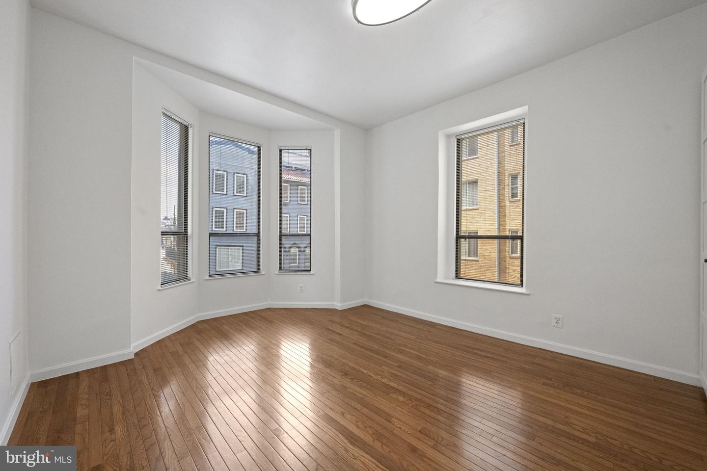 1669 Columbia Rd Nw #2nd Property Photo 12
