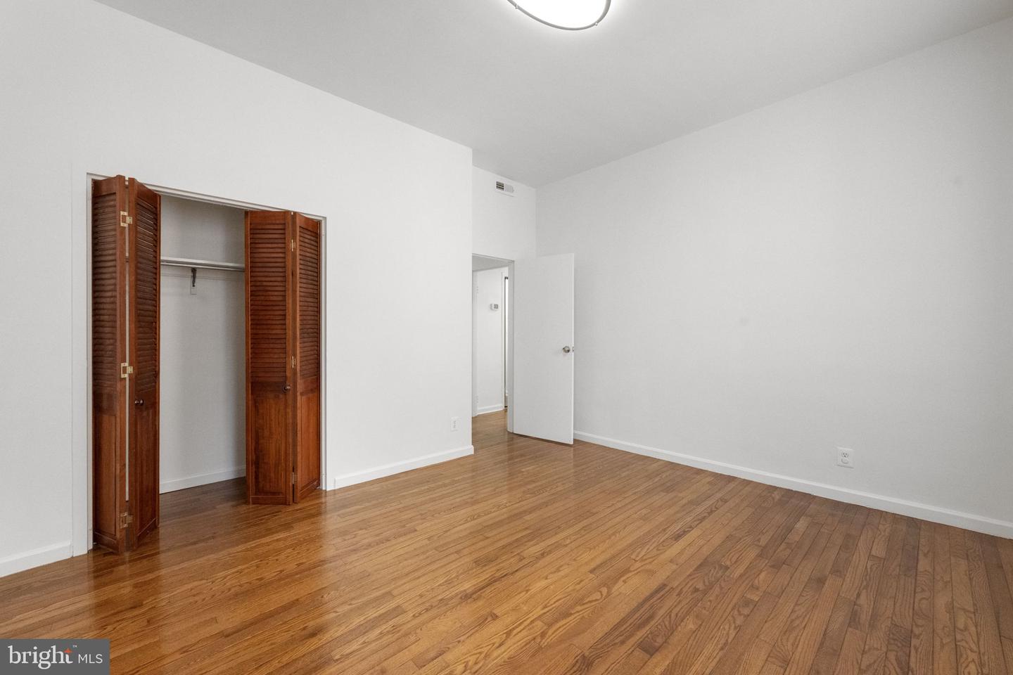 1669 Columbia Rd Nw #2nd Property Photo 17