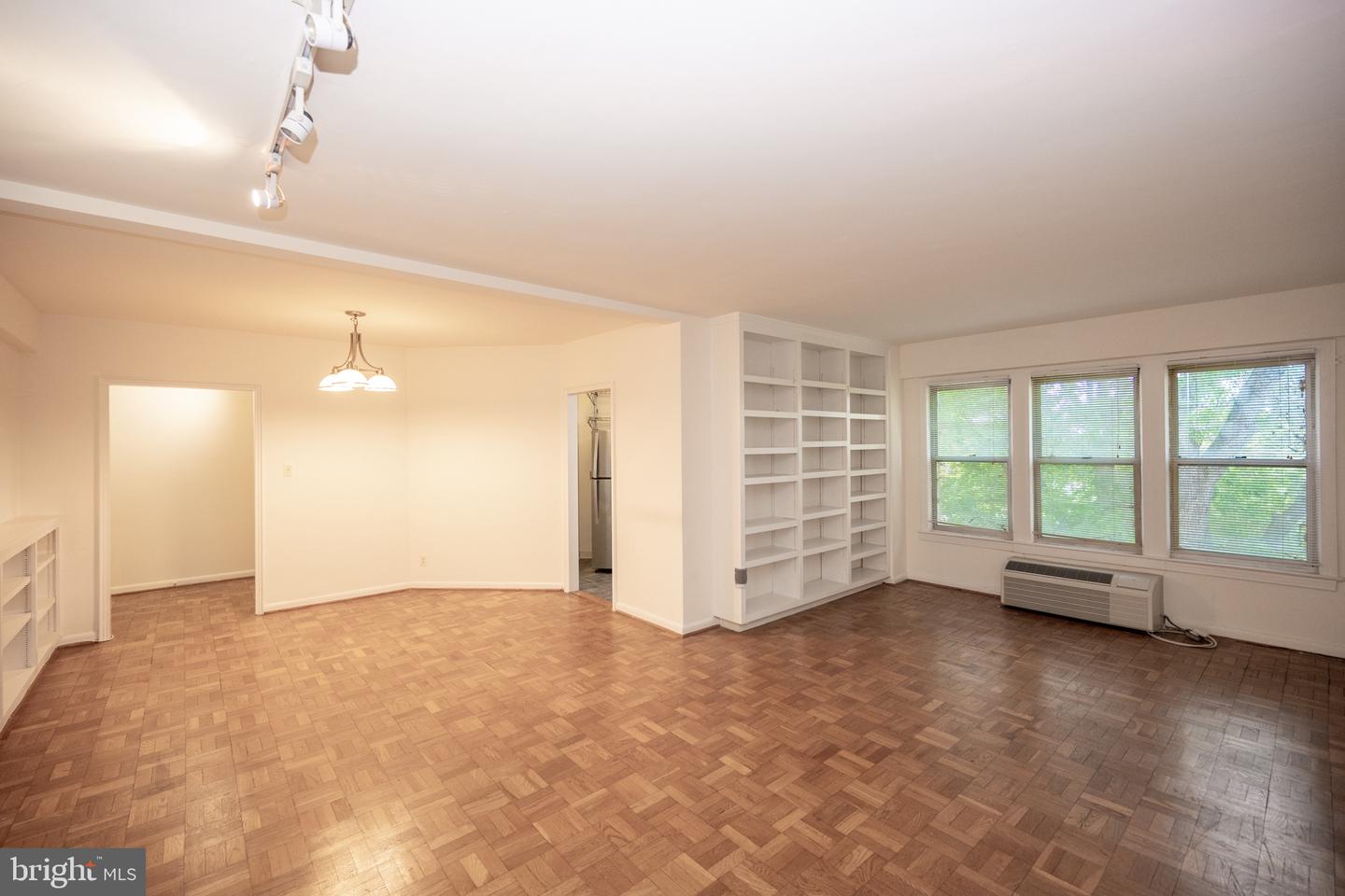 2500 Q Nw #506 Property Photo 6