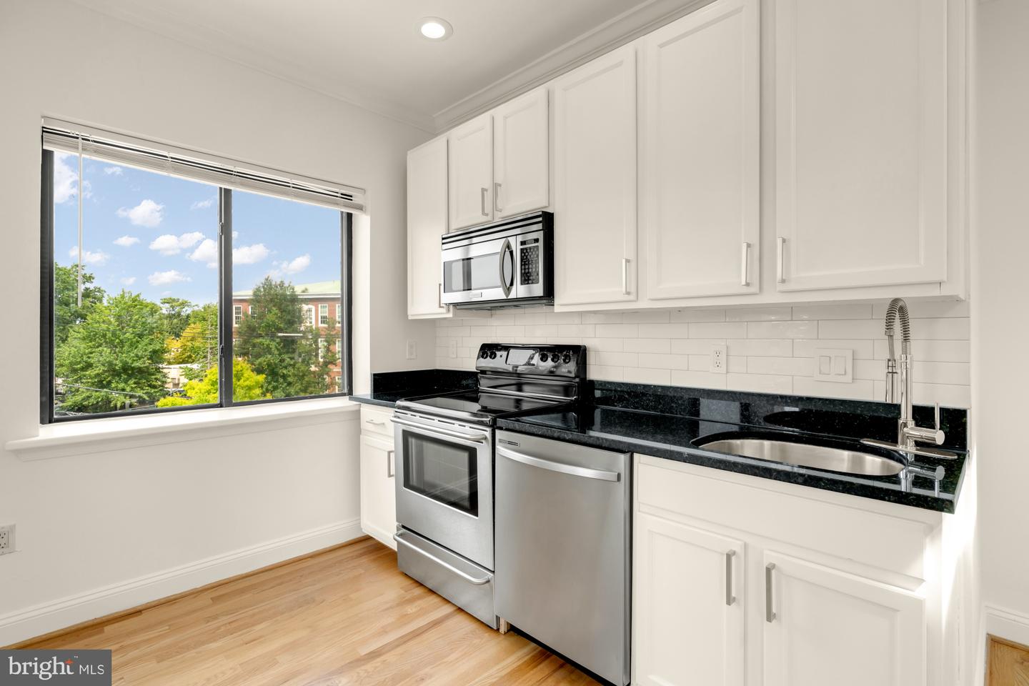 5754 Nw Colorado Ave Nw #301 Property Photo 1