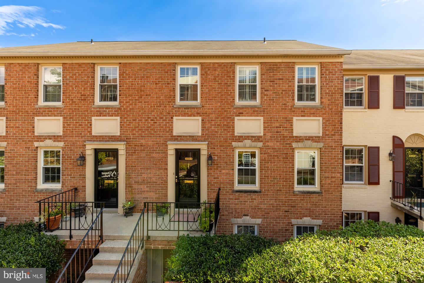 1672 Beekman Pl Nw #b Property Photo 1
