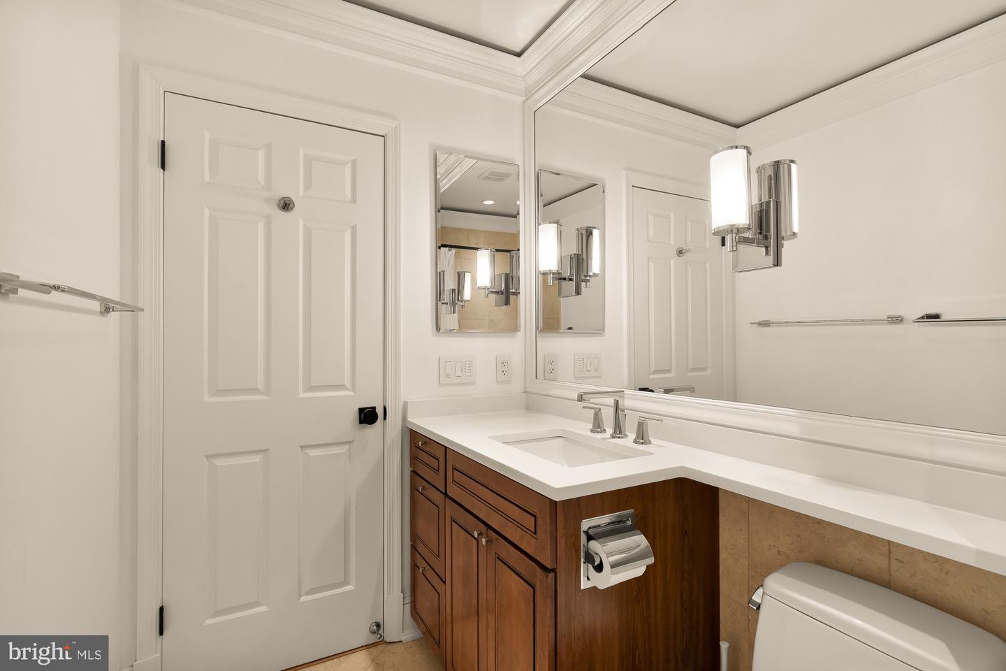 1672 Beekman Pl Nw #b Property Photo 24