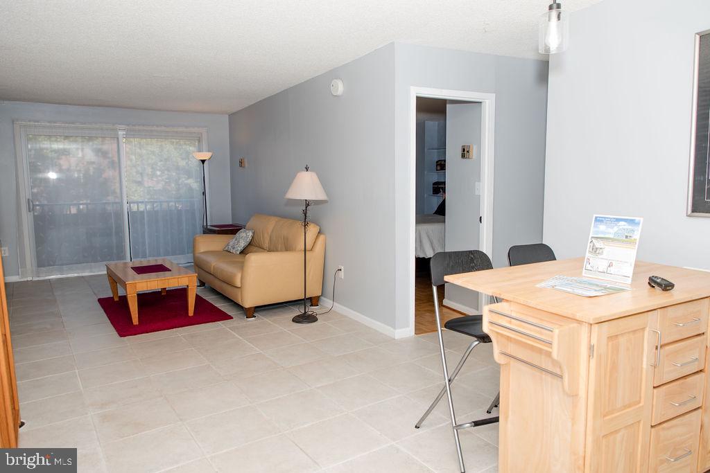 1239 Vermont Nw #204 Property Photo 9