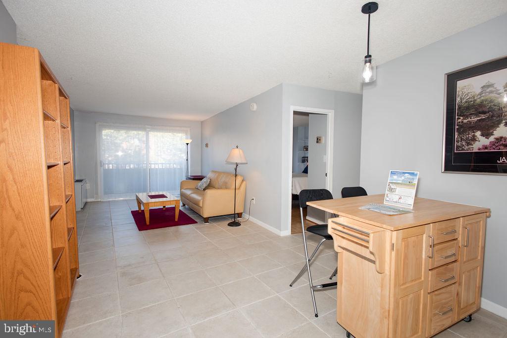 1239 Vermont Nw #204 Property Photo 12