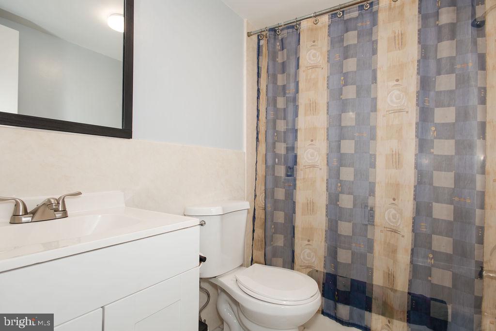1239 Vermont Nw #204 Property Photo 19