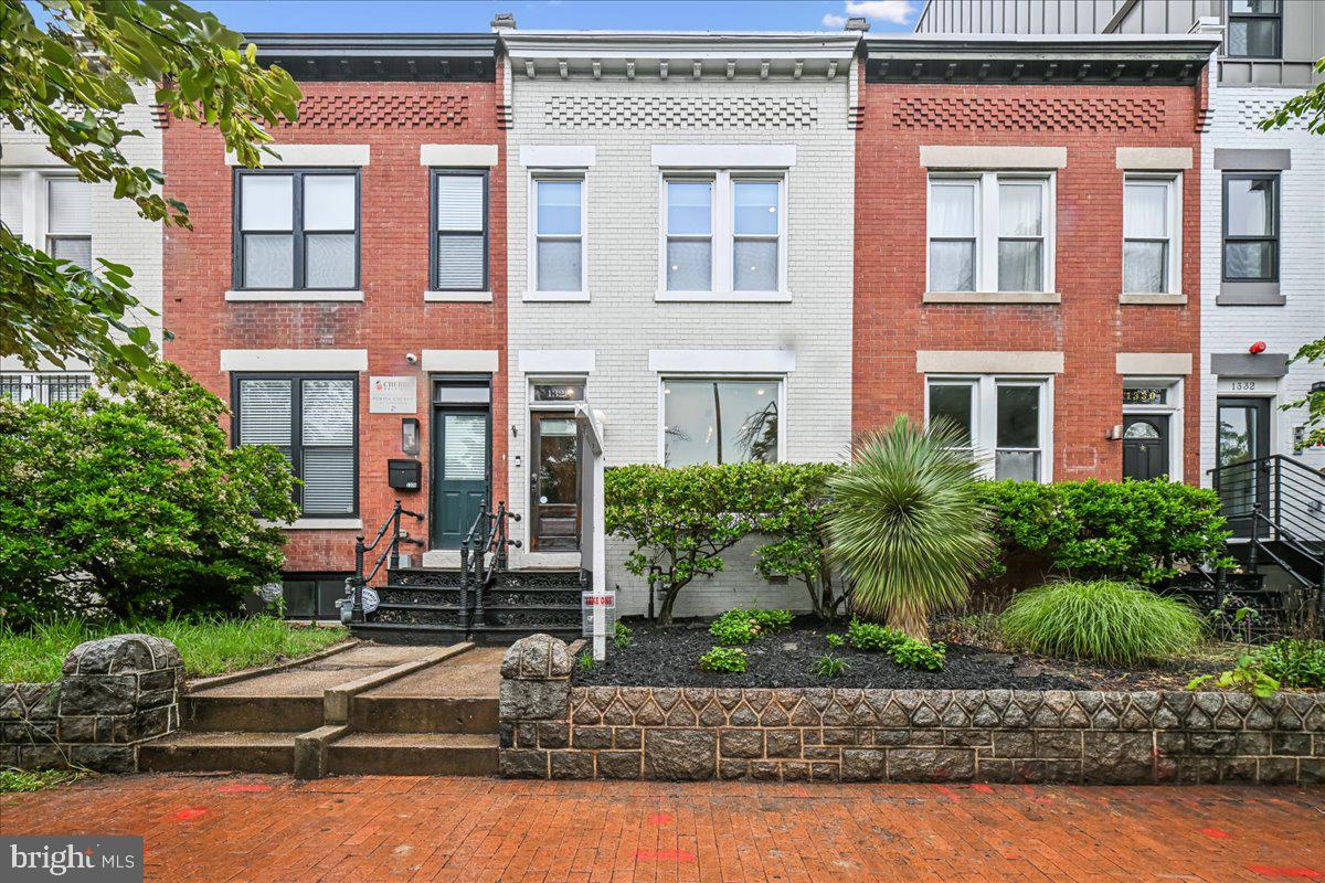 1328 G ST SE Property Photo 1