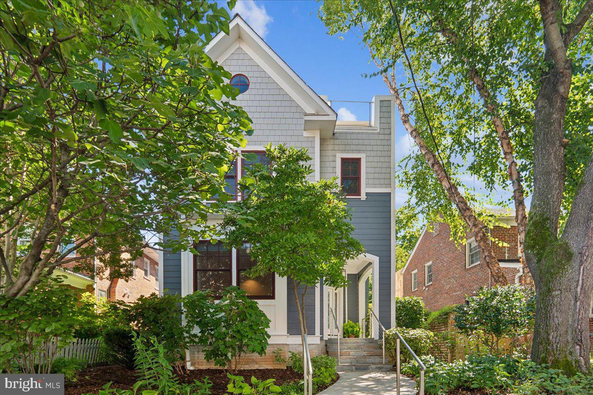 5321 43rd St Nw Property Photo 2
