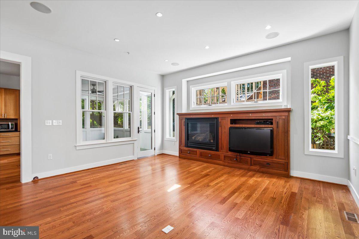 5321 43rd St Nw Property Photo 16