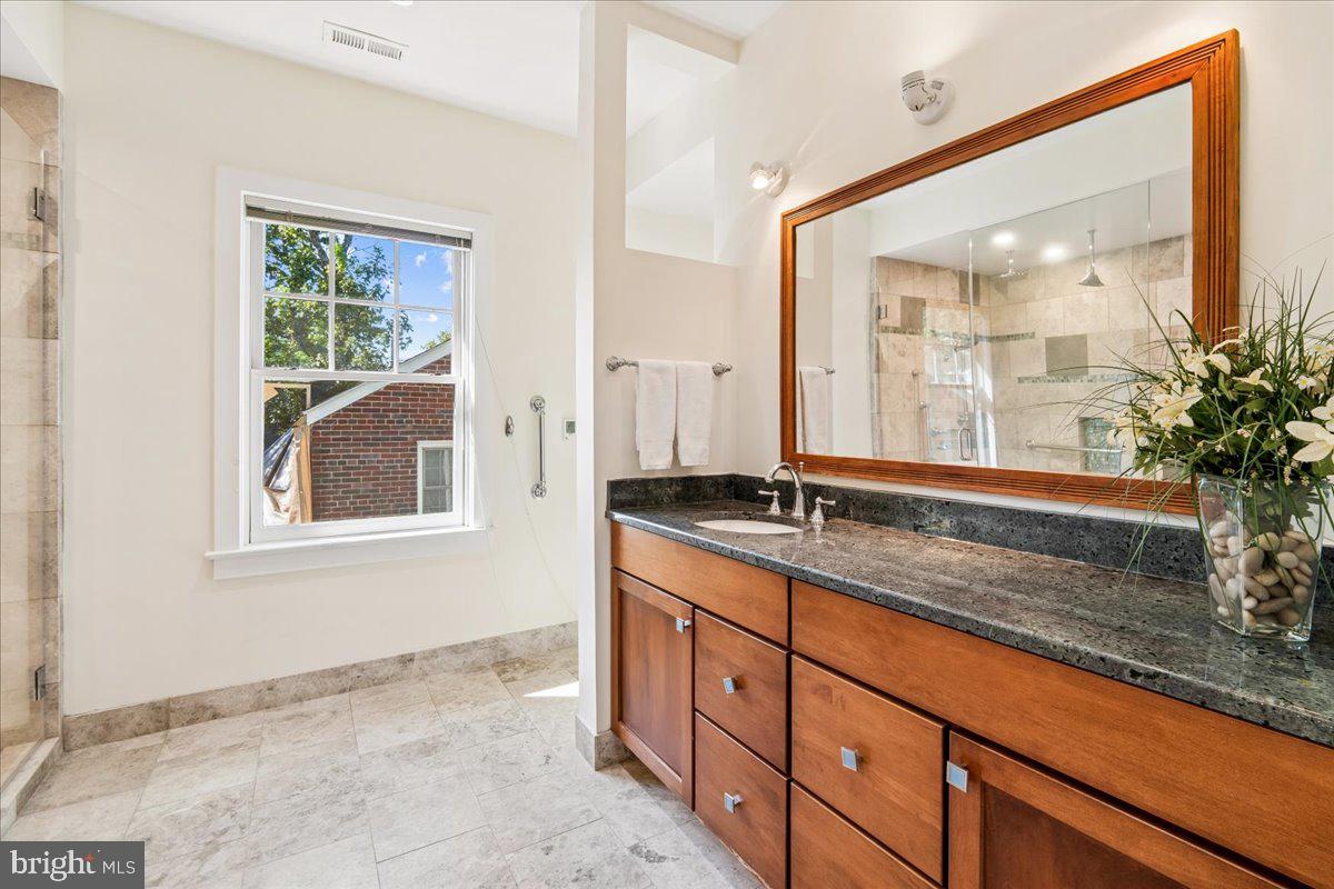 5321 43rd St Nw Property Photo 49