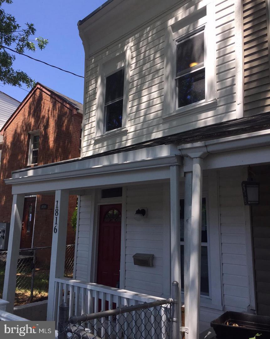1816 Minnesota Se Property Photo 1